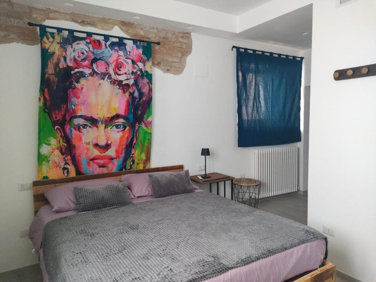 Отель Casa Del Fiordaliso Сан-Бенедетто-дель-Тронто Экстерьер фото